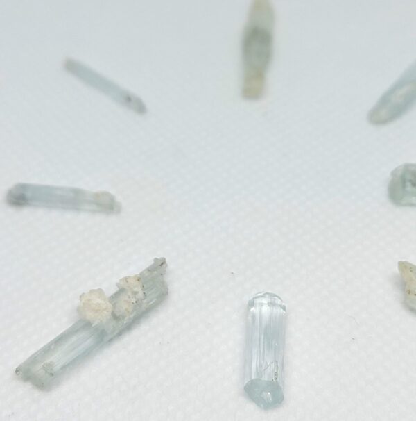 Raw Aquamarine Lots - Image 12