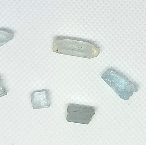 Raw Aquamarine Lots - Image 10