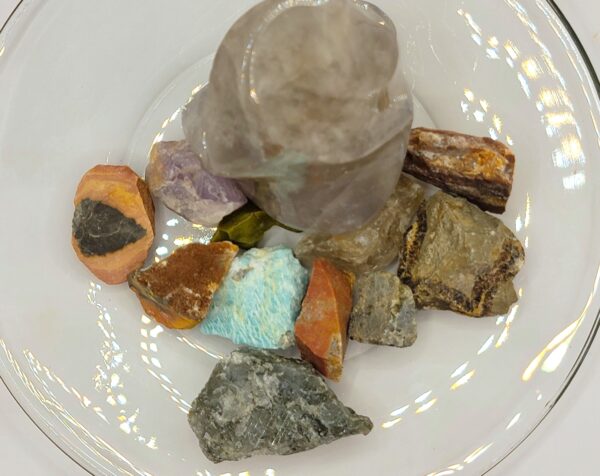 Raw Mixed Gemstone Lots - Image 23
