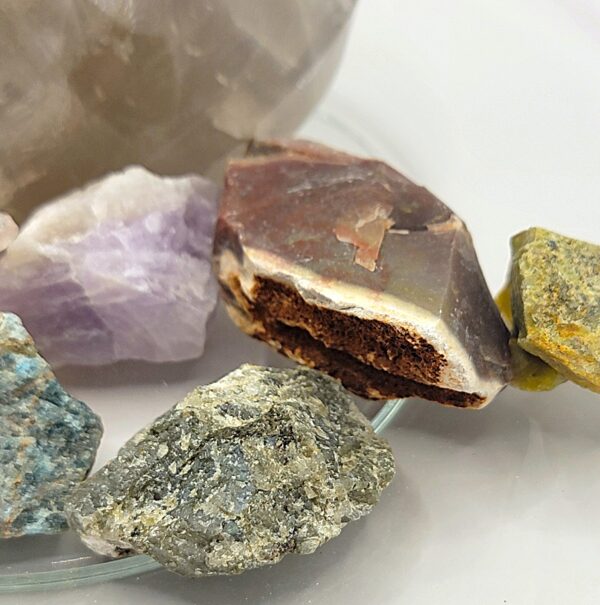 Raw Mixed Gemstone Lots - Image 27