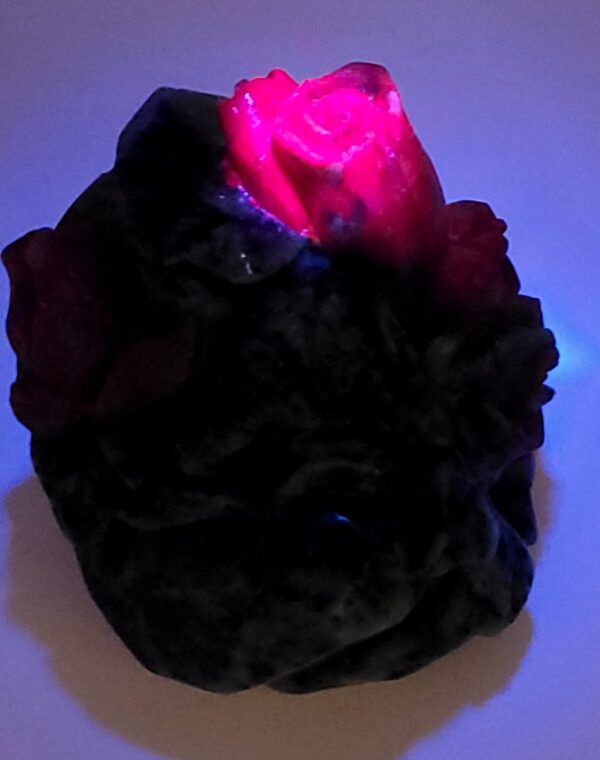 Ruby Zoisite Roses Carving - Image 11
