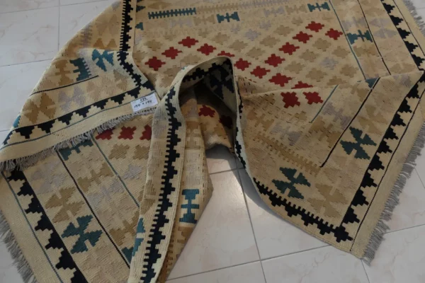 Handwoven Porsche Kilim Rugs - Image 6