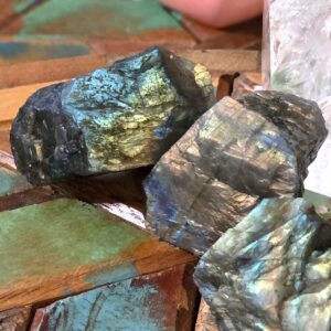 Raw Flashy Labradorite