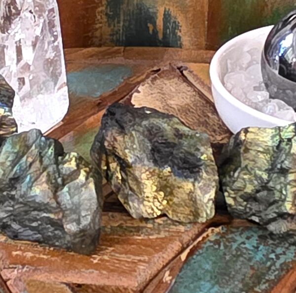Raw Flashy Labradorite - Image 8