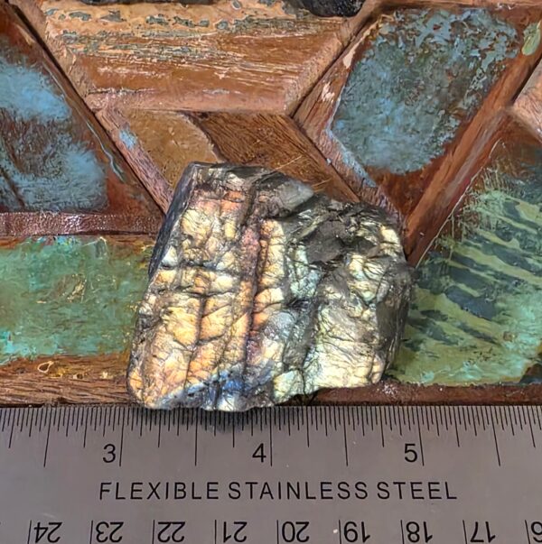 Raw Flashy Labradorite - Image 11