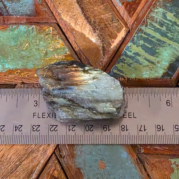 Raw Flashy Labradorite - Image 13