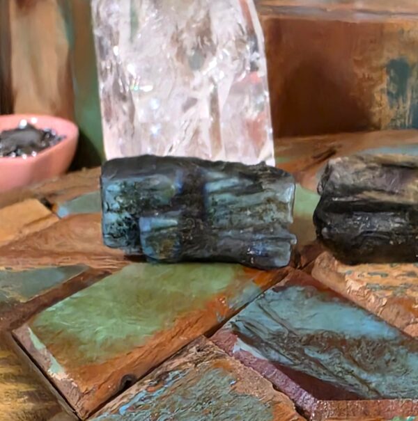 Raw Flashy Labradorite - Image 14
