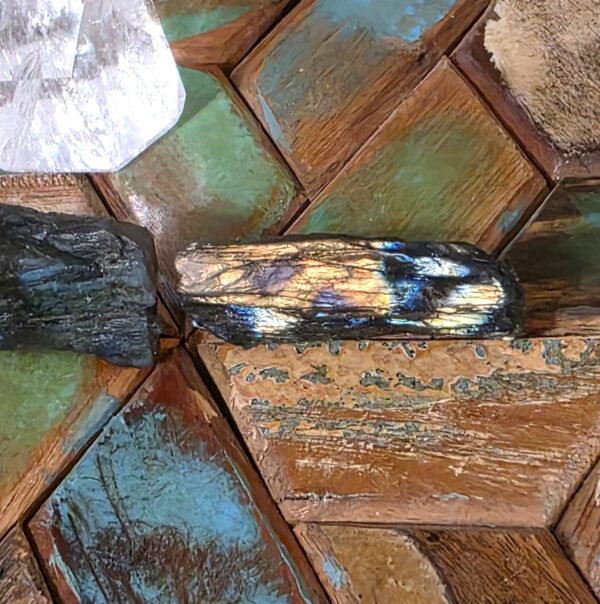 Raw Flashy Labradorite - Image 16