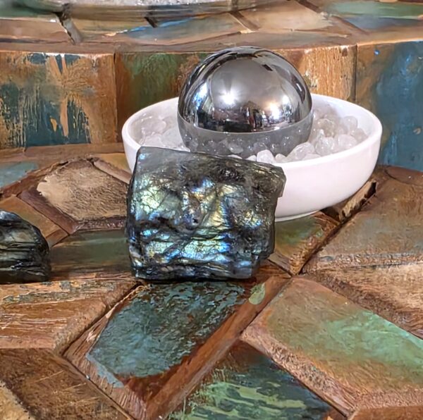 Raw Flashy Labradorite - Image 18