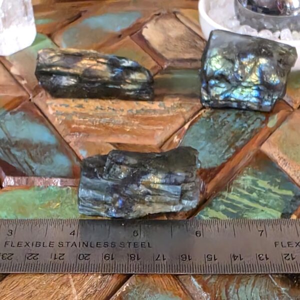 Raw Flashy Labradorite - Image 15