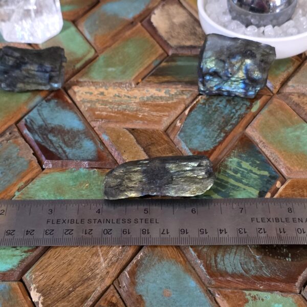 Raw Flashy Labradorite - Image 17