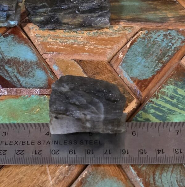 Raw Flashy Labradorite - Image 19
