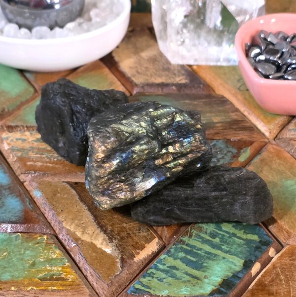 Raw Flashy Labradorite - Image 21