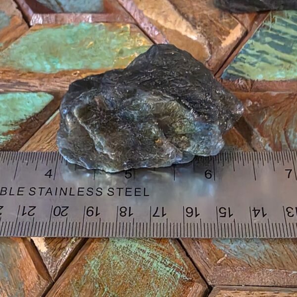 Raw Flashy Labradorite - Image 24